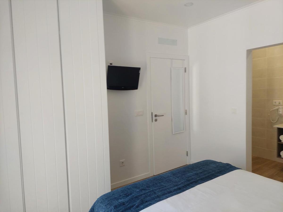 Lagoa Azul Guest House II วิลานอวา ดิ มิลฟงติส ภายนอก รูปภาพ
