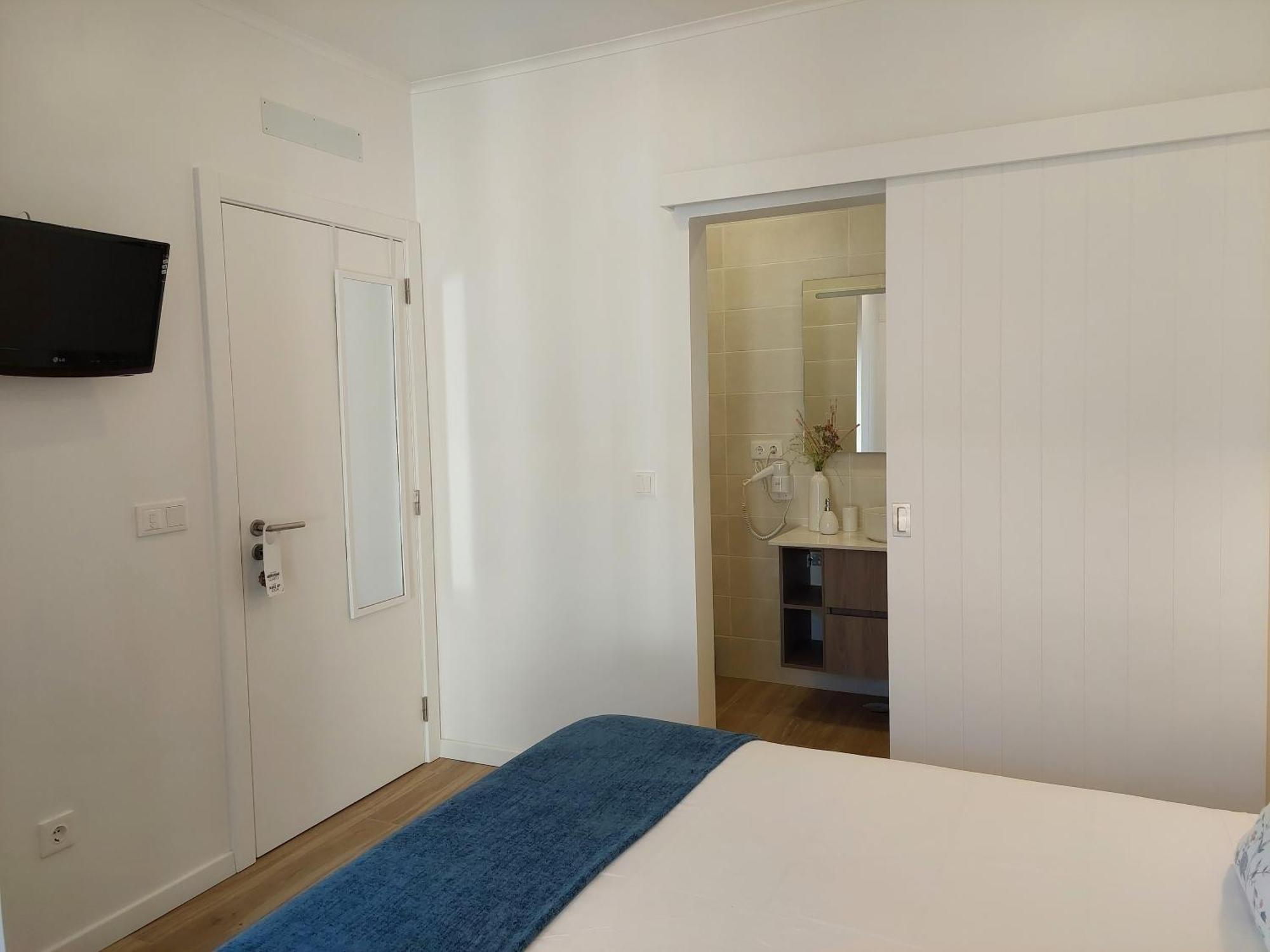 Lagoa Azul Guest House II วิลานอวา ดิ มิลฟงติส ภายนอก รูปภาพ